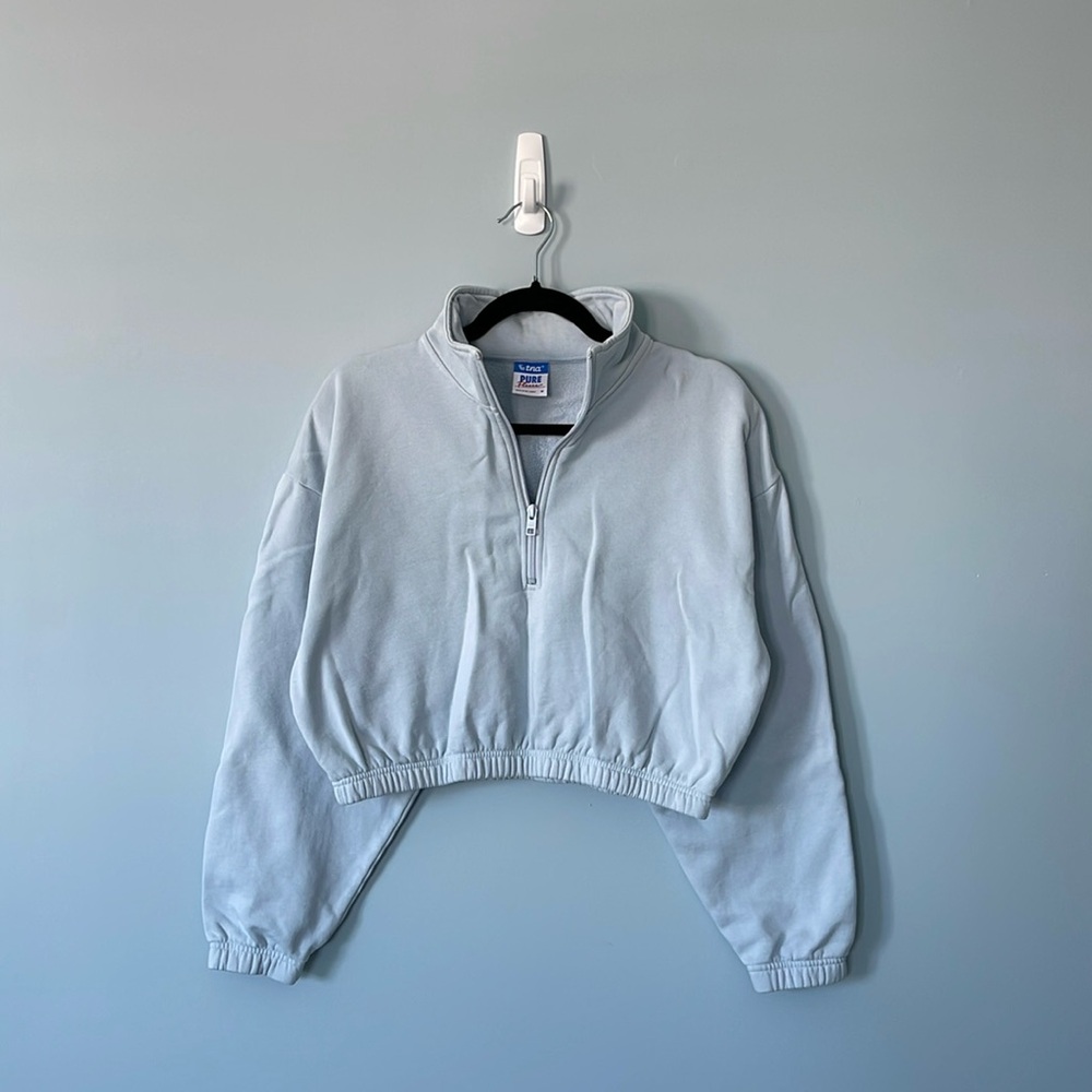 EUC TNA true fleece cropped light blue quarter zip